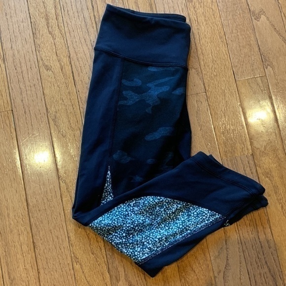 lululemon athletica Pants - Lululemon wunder under crop sashiko camo leggings size4